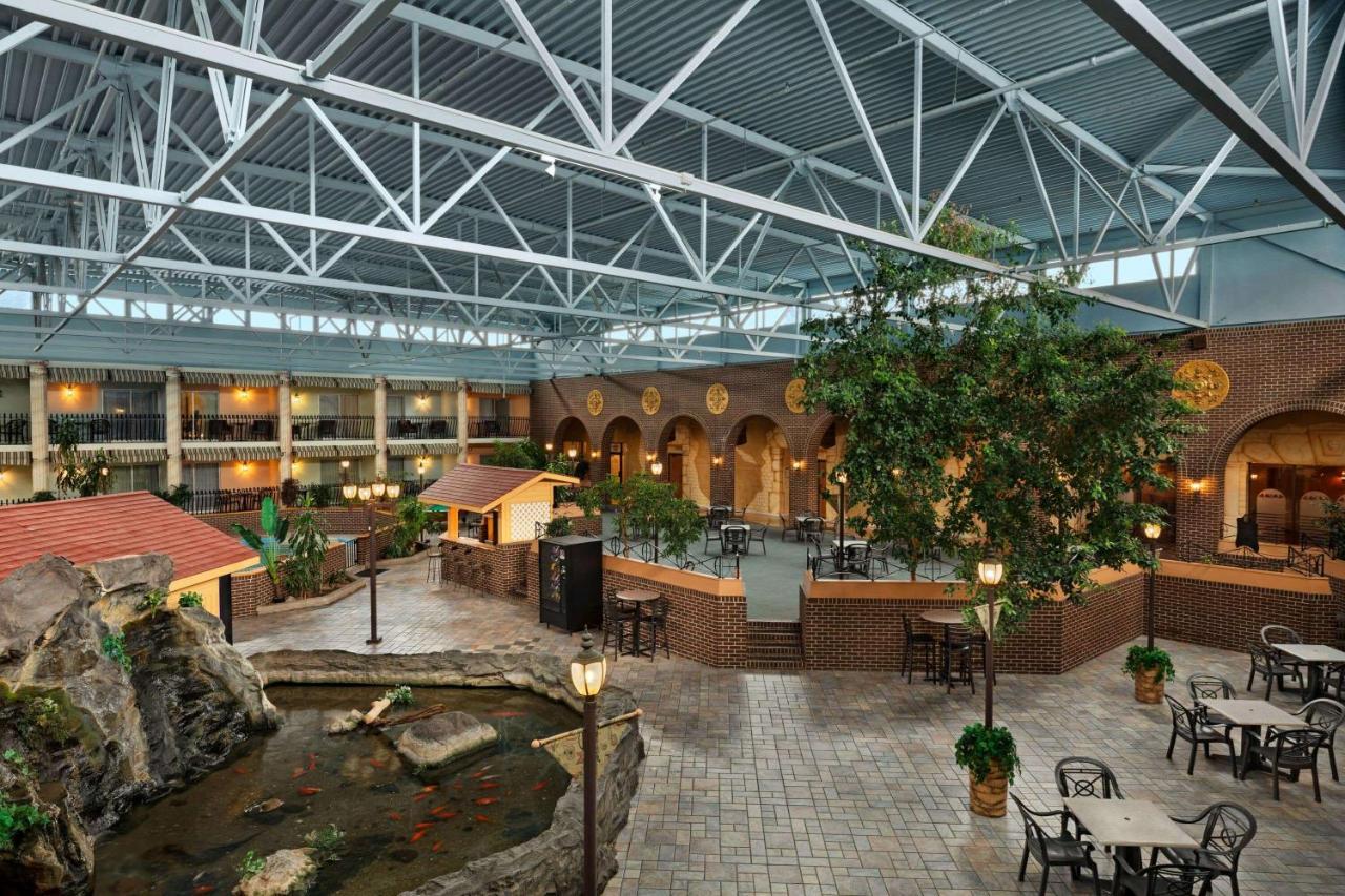 Ramada By Wyndham Fredericton Hotel Ngoại thất bức ảnh