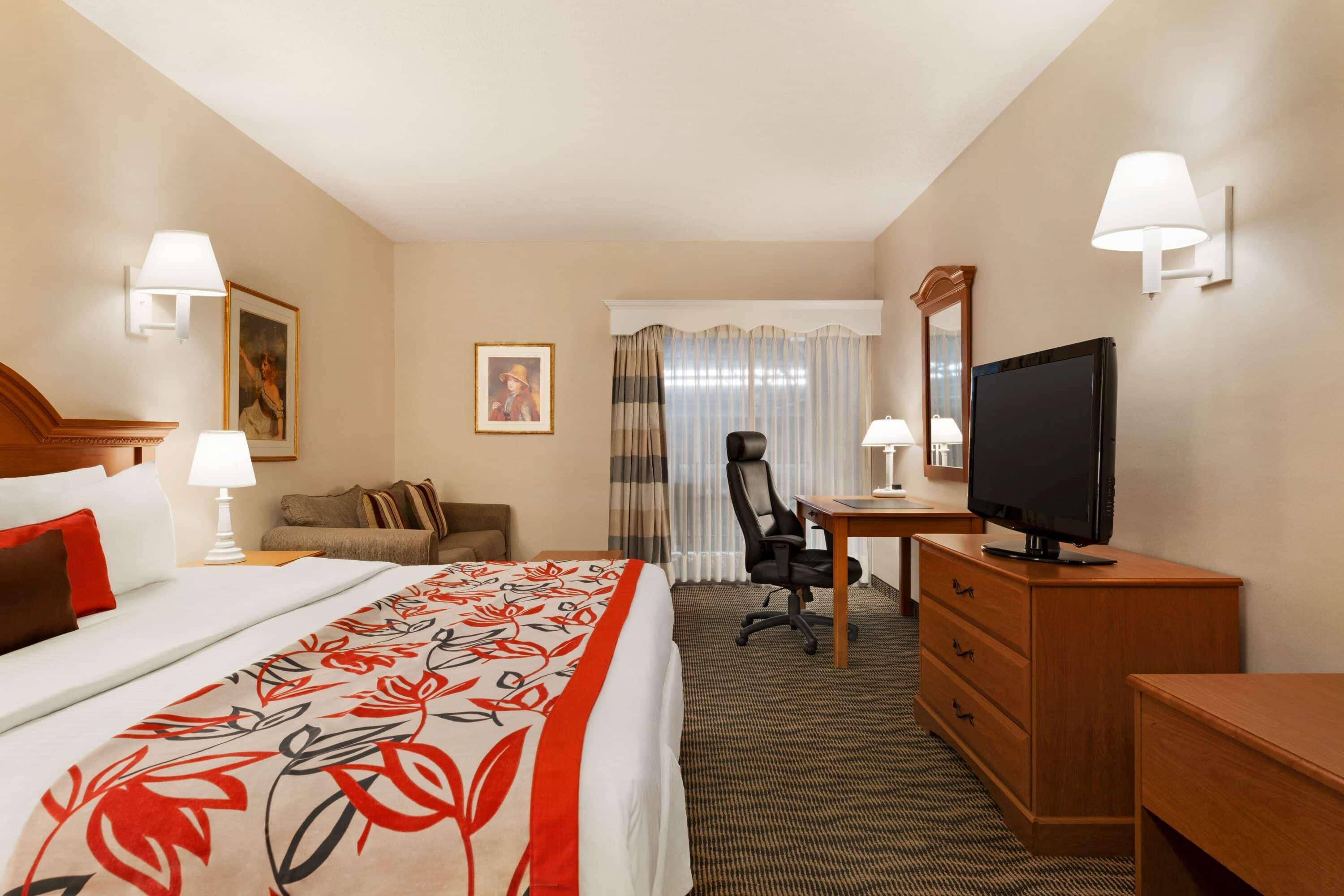 Ramada By Wyndham Fredericton Hotel Ngoại thất bức ảnh