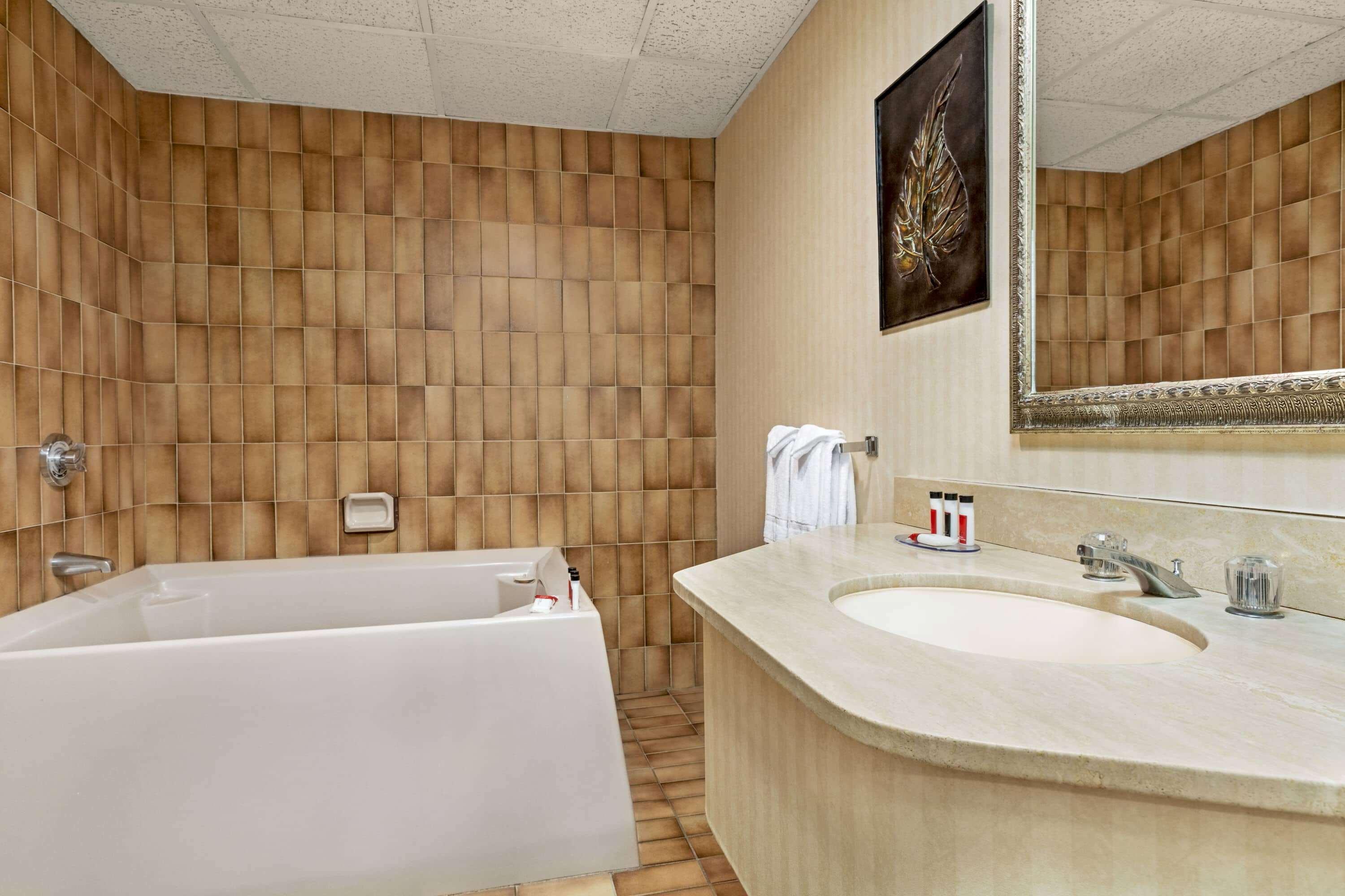 Ramada By Wyndham Fredericton Hotel Ngoại thất bức ảnh