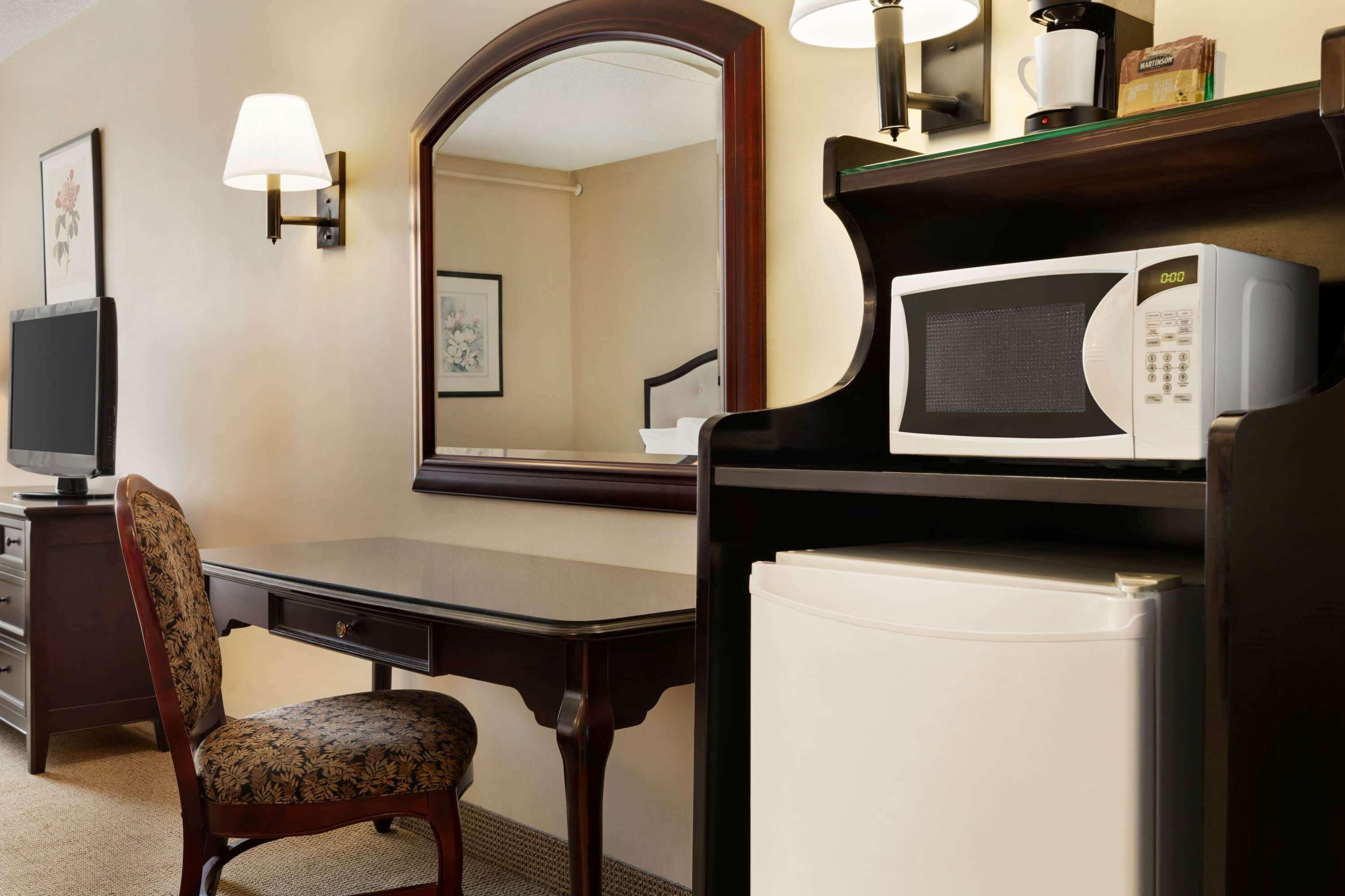 Ramada By Wyndham Fredericton Hotel Ngoại thất bức ảnh