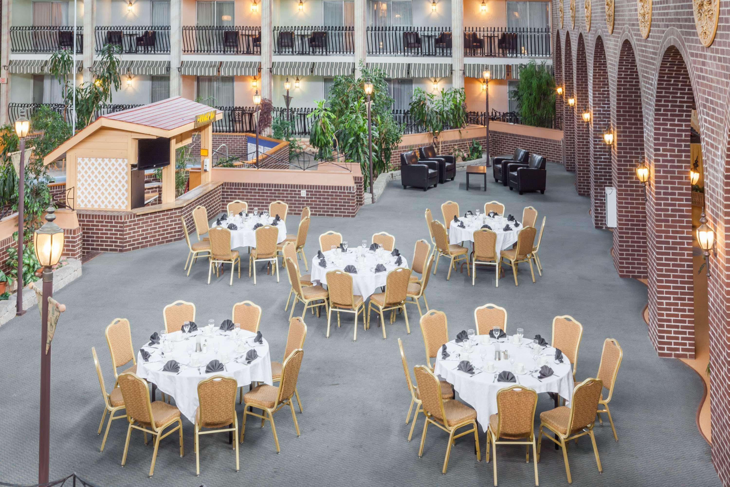 Ramada By Wyndham Fredericton Hotel Ngoại thất bức ảnh